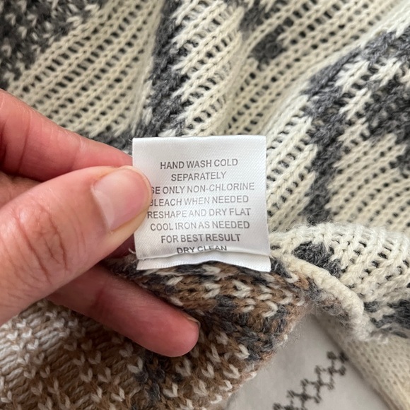 Pink Rose Open-Front Southwestern Cardigan in Gray, Cream & Brown- Size Medium - Picture 6 of 8